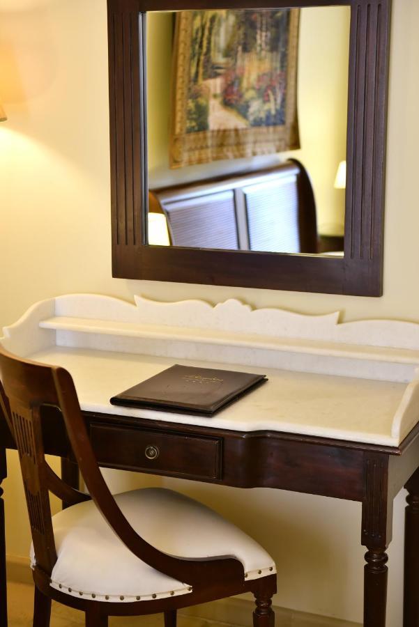 Angelica Traditional Boutique Hotel イドラ エクステリア 写真