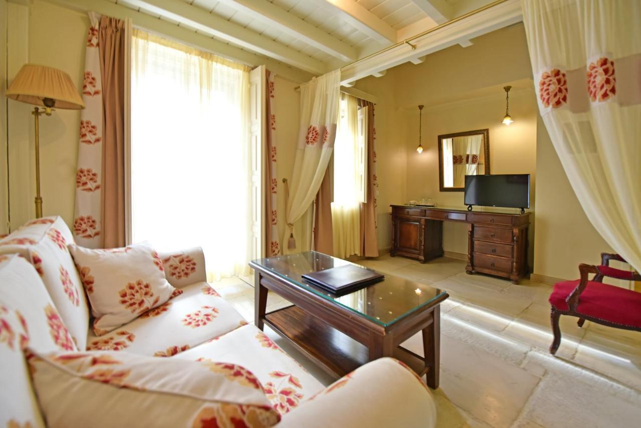 Angelica Traditional Boutique Hotel イドラ エクステリア 写真